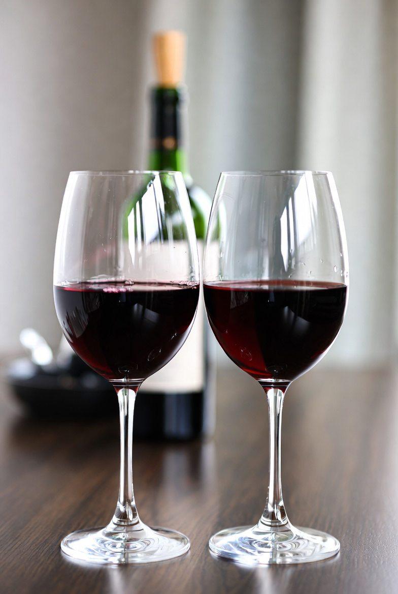Two glasses of red wine